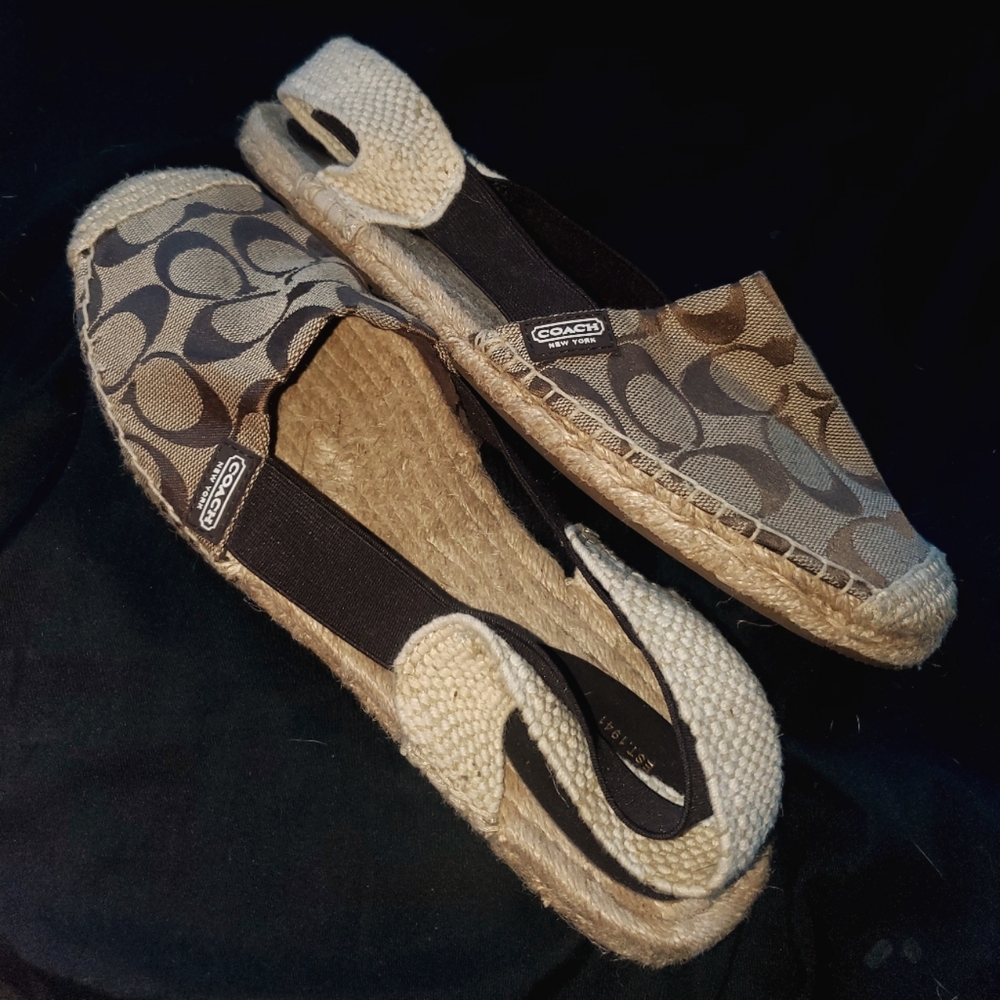 Coach flats